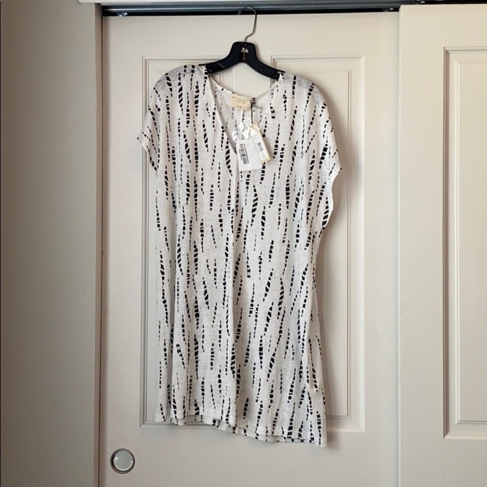 Alice + Olivia black and white tunic